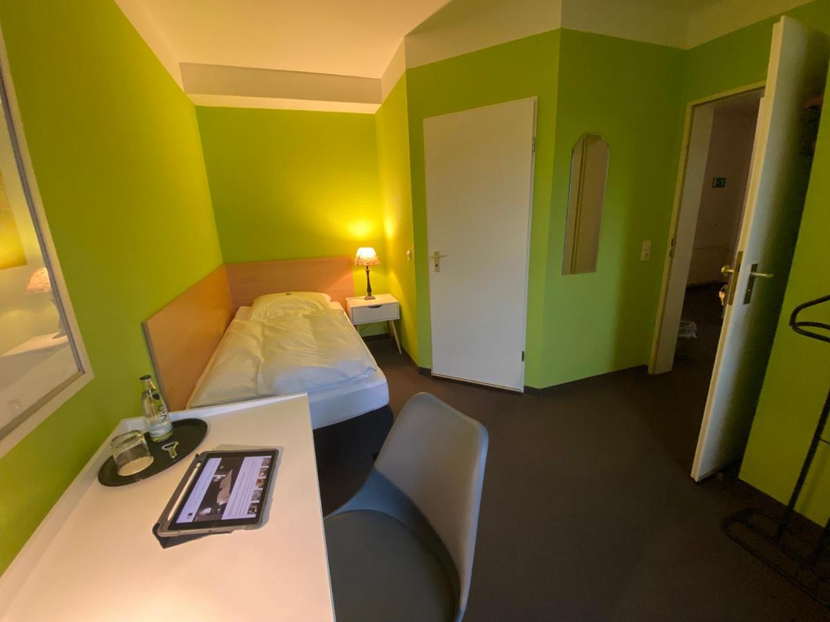 Hotel Kaiserswerth Dusseldorf Exterior photo